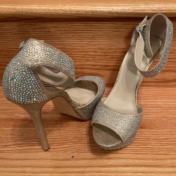 🌸 Steve Madden Pre Loved Carrie Beaded Heels w/ Ankle Strap Platforms Size 8.5 - Picture 8 of 15